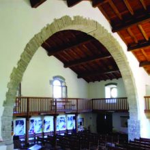 L’intérieur du premier temple devait ressembler à celui du Collet-de-Dèze, l’un des rares temples cévenols ayant échappé aux démolitions de 1685.