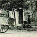 1900 • Pompe à eau, place de la République à l’emplacement de l’ancien puits commun